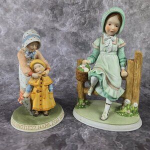 Vintage 1979 Set of 2 Holly Hobbie Figurines Porcelain Collectible Girlhood